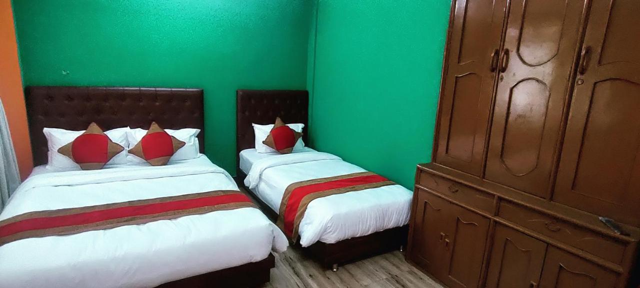 Nepalaya Home Hostel Катманду Экстерьер фото